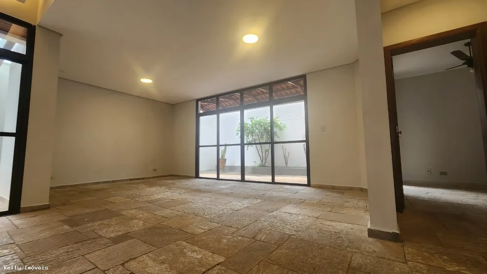 Casa, 3 quartos, 224 m² - Foto 1