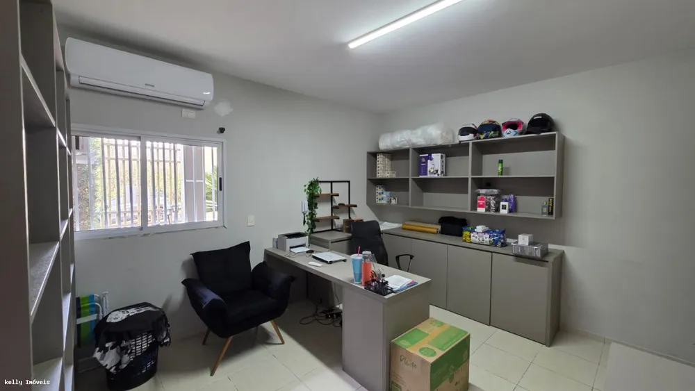 Casa, 3 quartos, 211 m² - Foto 1