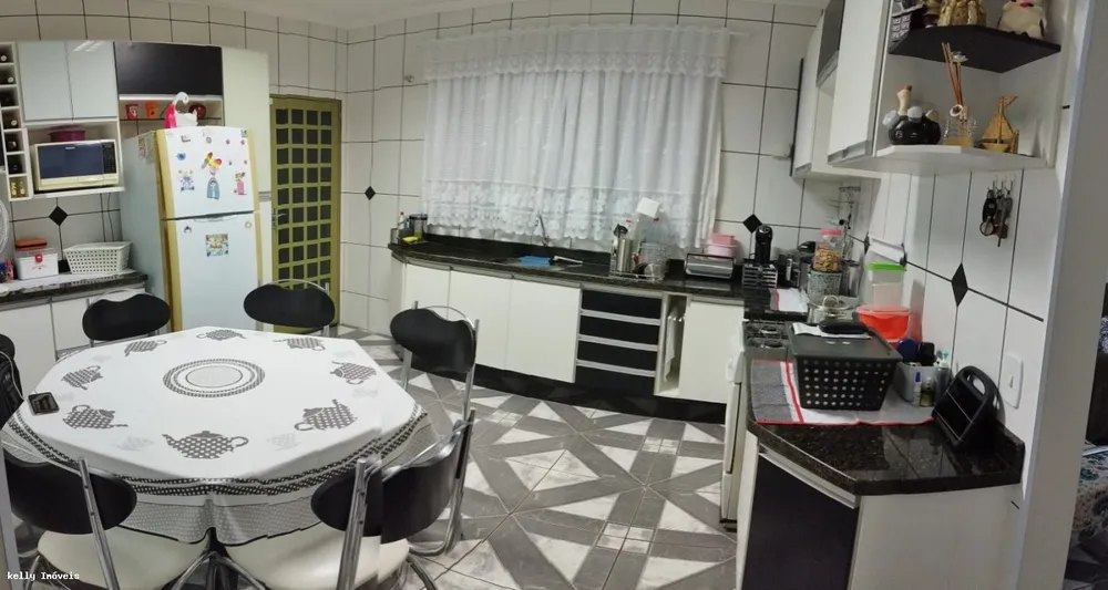Casa, 3 quartos, 200 m² - Foto 3