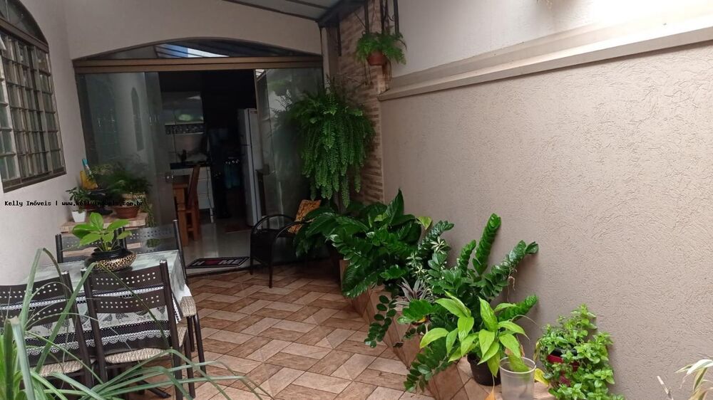 Casa à venda com 3 quartos, 258m² - Foto 4
