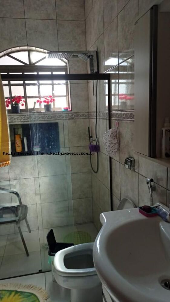 Casa à venda com 3 quartos, 258m² - Foto 3