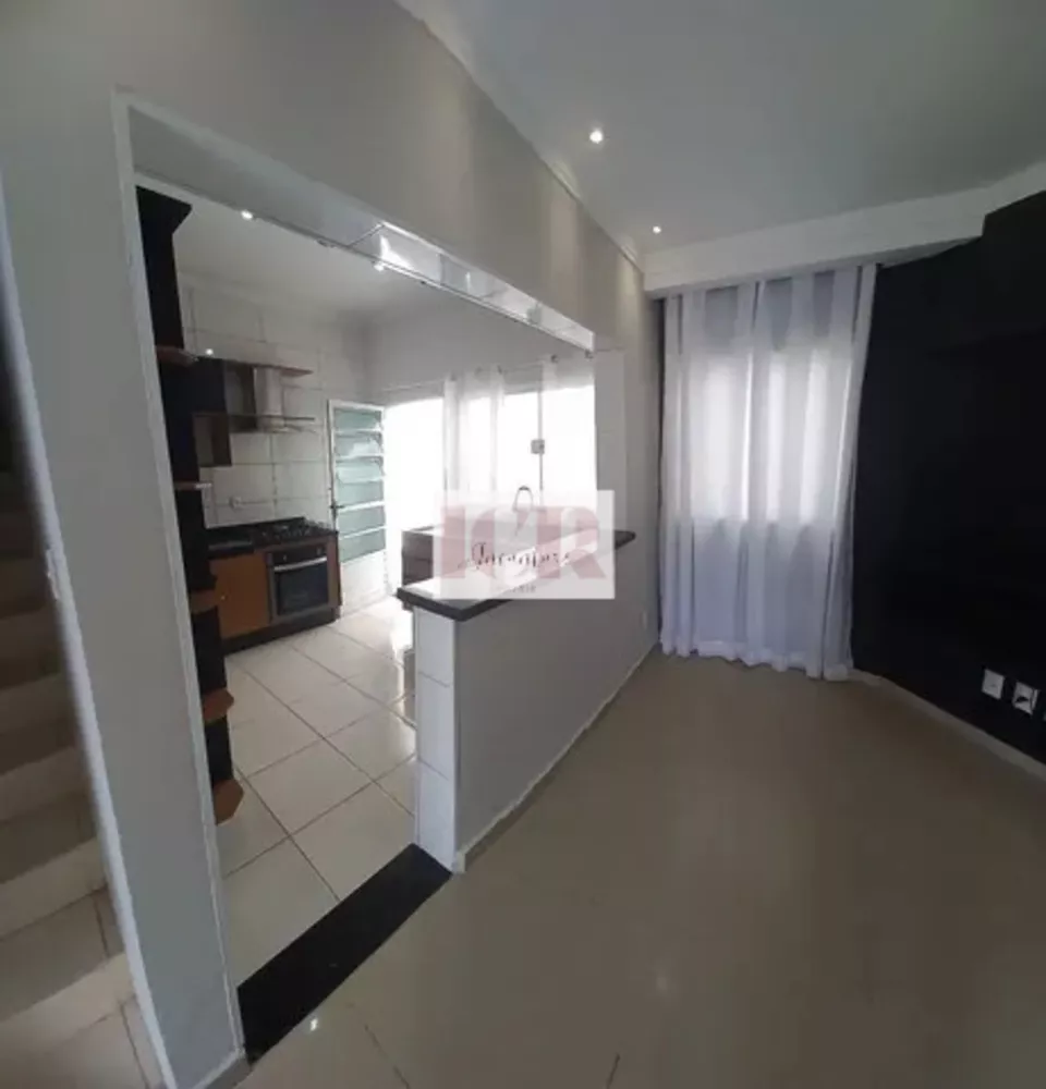 Sobrado à venda com 2 quartos, 140m² - Foto 1