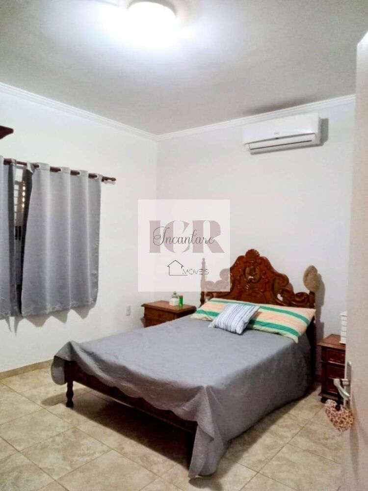 Casa à venda com 3 quartos, 219m² - Foto 4