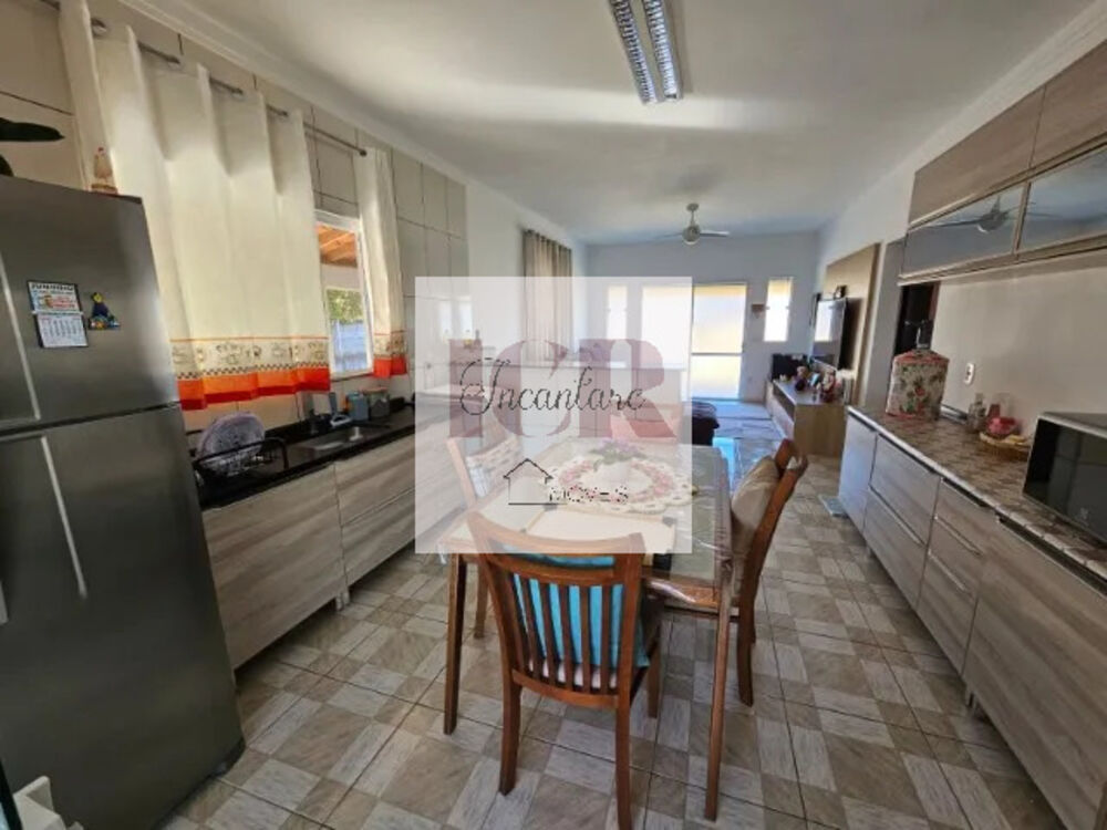 Casa de Condomínio à venda com 3 quartos, 200m² - Foto 4