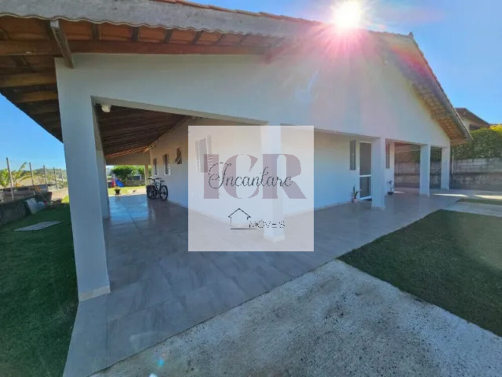 Casa de Condomínio à venda com 3 quartos, 200m² - Foto 1