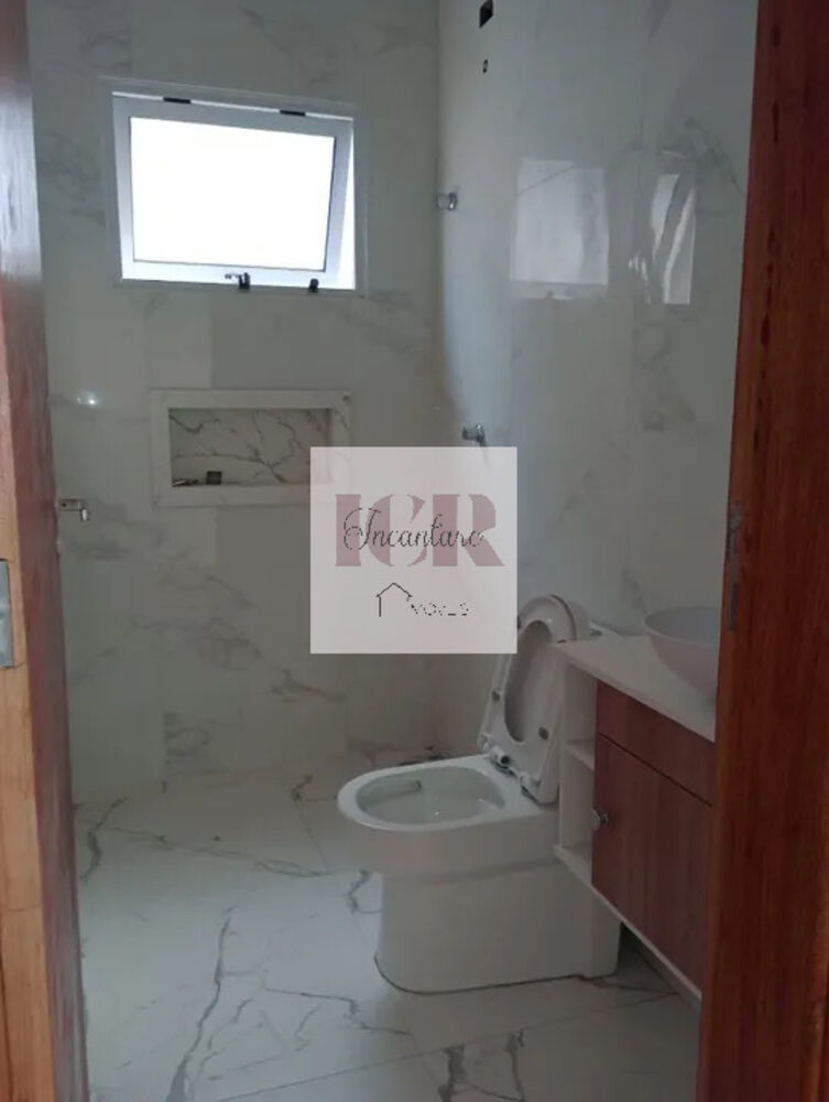 Casa à venda com 3 quartos, 70m² - Foto 2