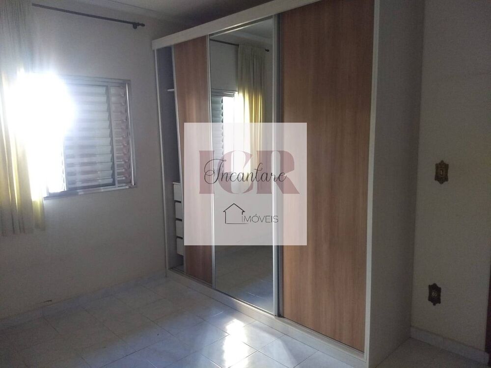 Apartamento para alugar com 2 quartos, 75m² - Foto 4