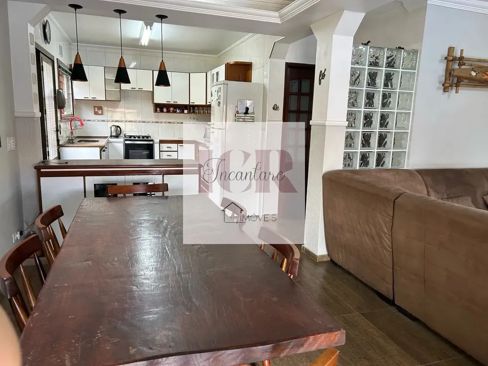 Casa, 3 quartos, 202 m² - Foto 2