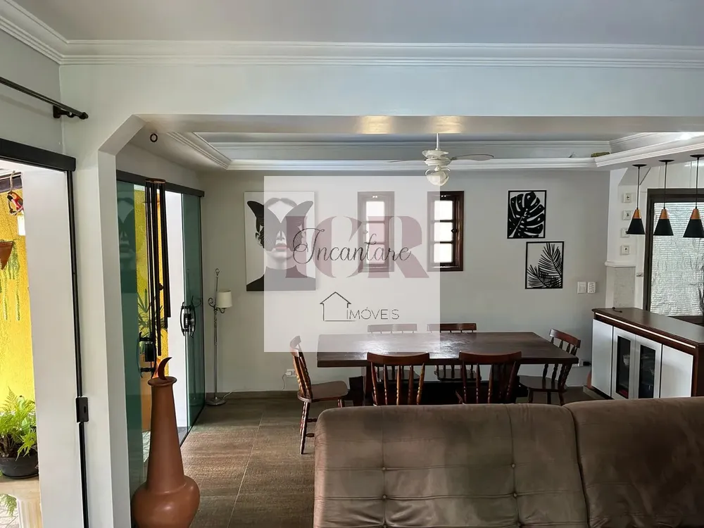 Casa, 3 quartos, 202 m² - Foto 1