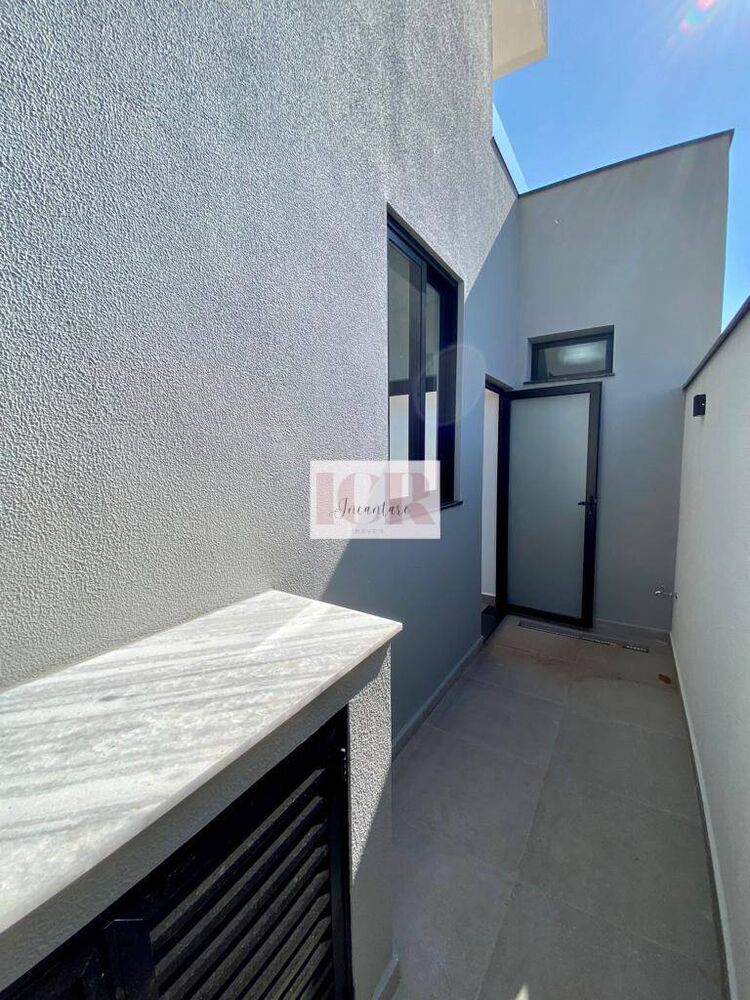 Casa de Condomínio à venda com 3 quartos, 236m² - Foto 4