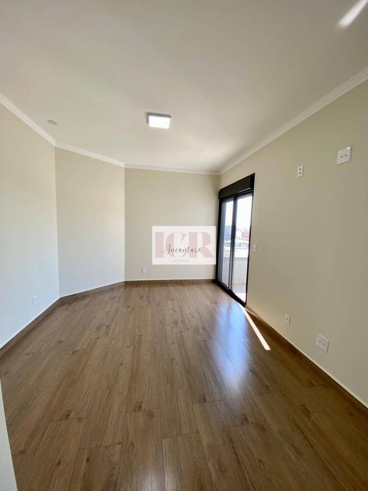 Casa de Condomínio à venda com 3 quartos, 236m² - Foto 2
