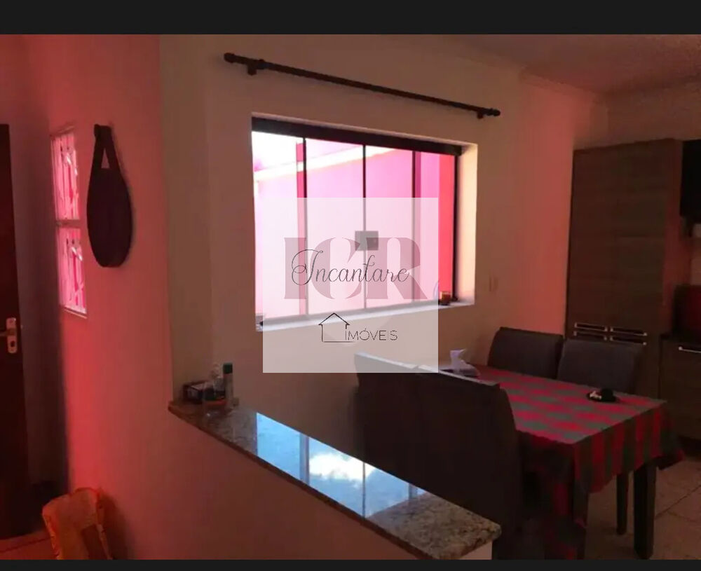 Casa à venda com 3 quartos, 190m² - Foto 2