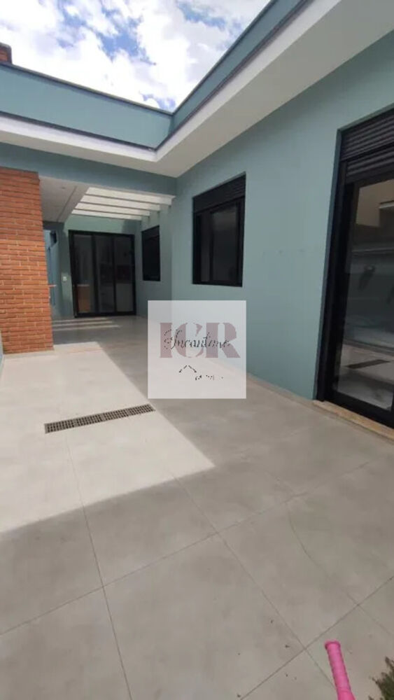 Casa de Condomínio à venda com 3 quartos, 140m² - Foto 2
