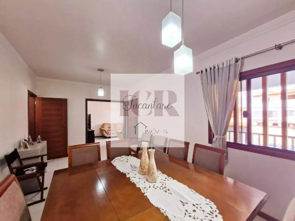 Casa, 4 quartos, 210 m² - Foto 2