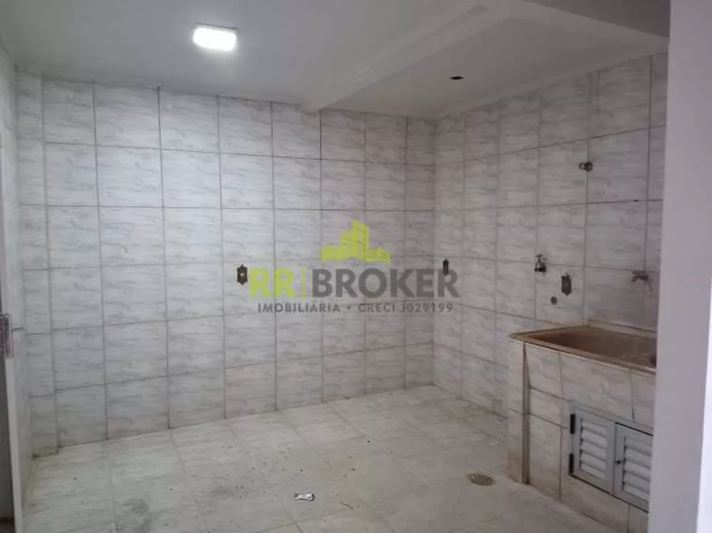 Sobrado à venda e aluguel com 5 quartos, 300m² - Foto 17