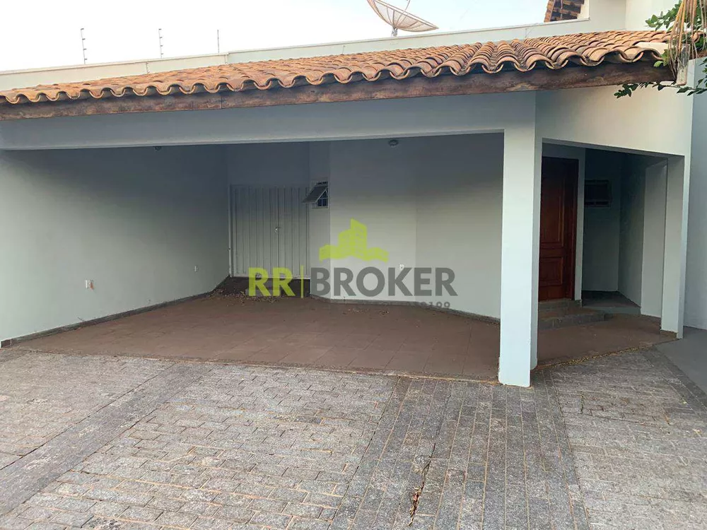 Casa à venda e aluguel com 3 quartos, 233m² - Foto 1