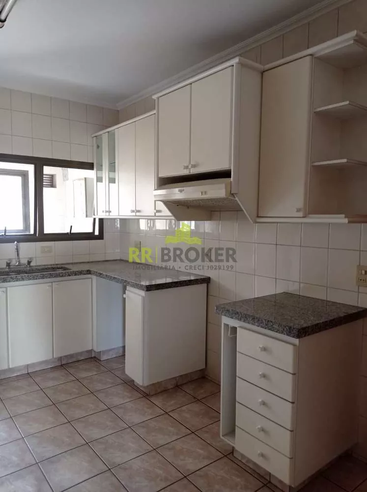 Apartamento à venda com 3 quartos, 178m² - Foto 2