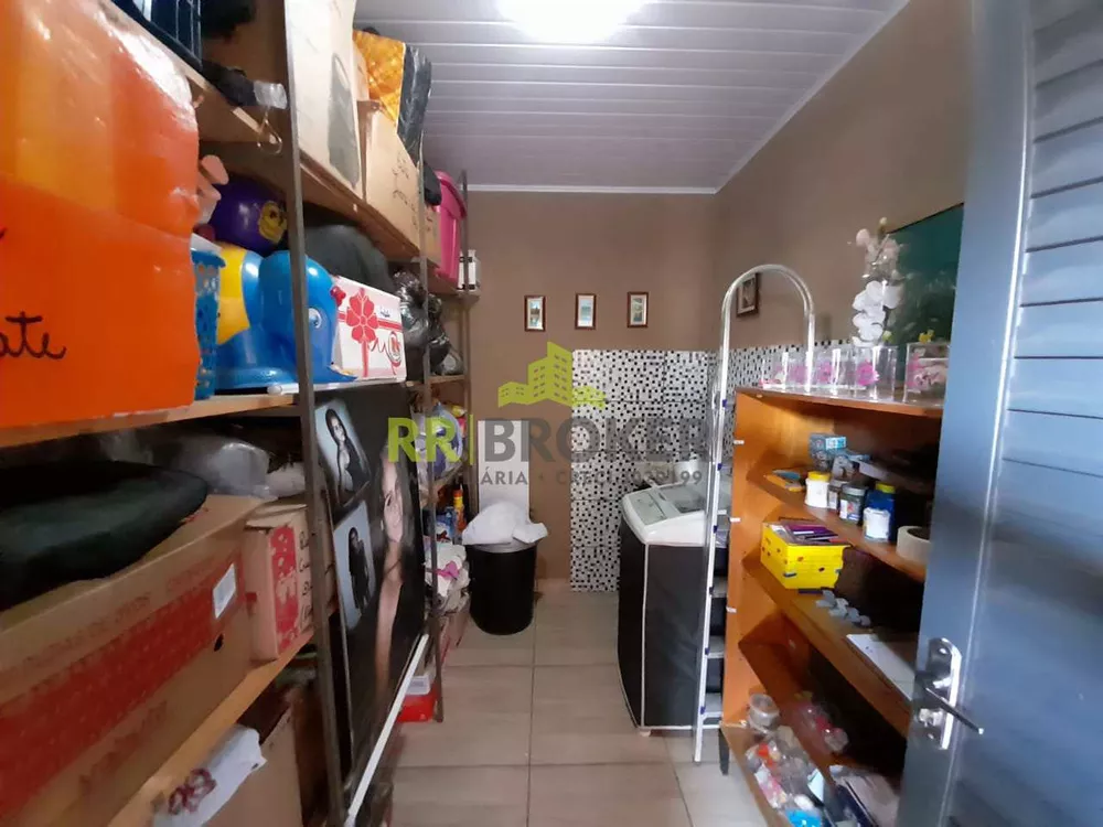 Casa à venda com 2 quartos, 200m² - Foto 4