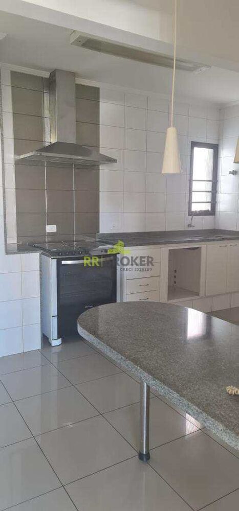 Apartamento à venda com 4 quartos, 190m² - Foto 2