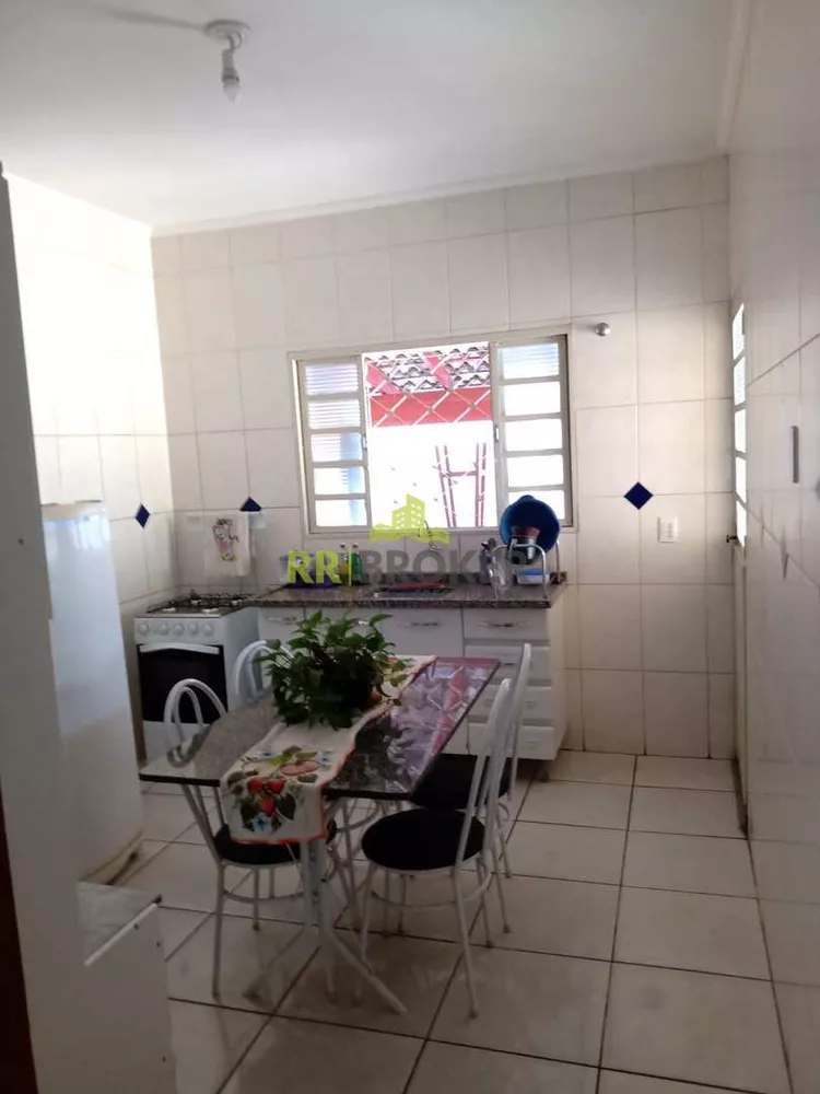 Casa à venda com 2 quartos, 100m² - Foto 4