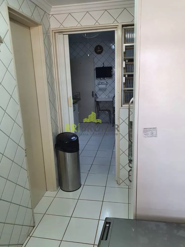 Apartamento à venda com 3 quartos, 164m² - Foto 3