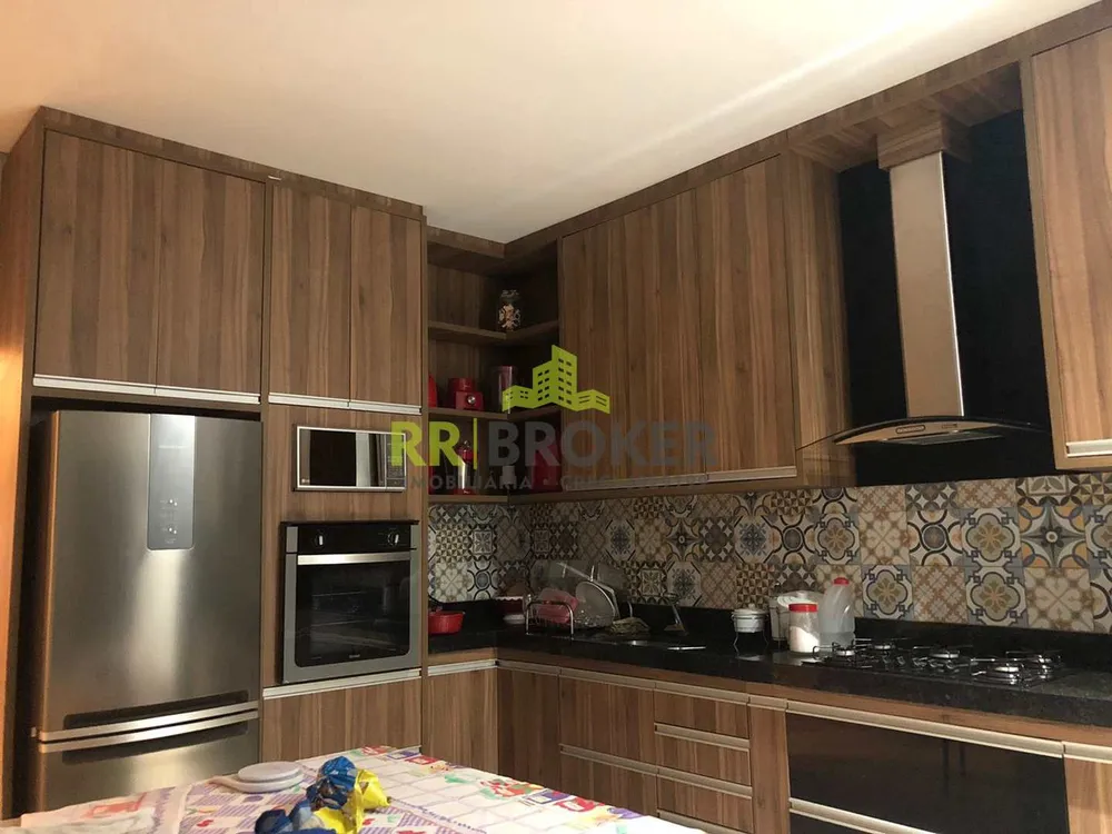 Casa, 2 quartos, 200 m² - Foto 1