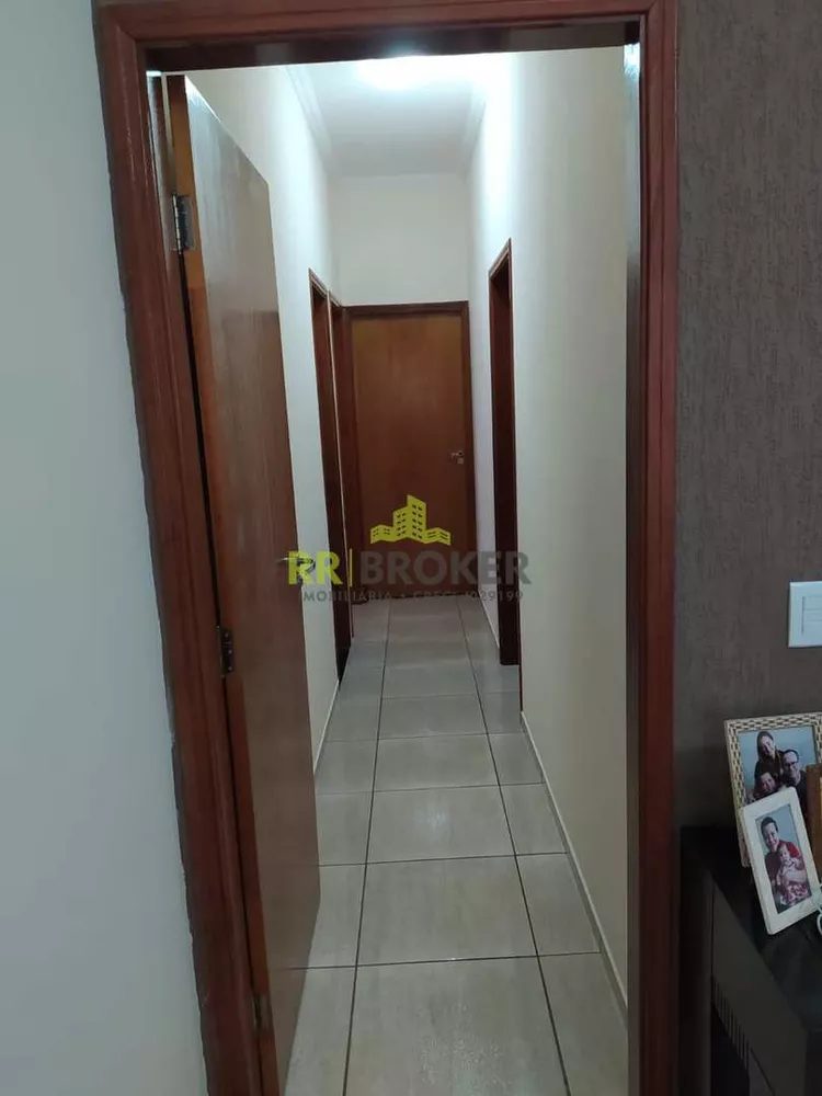 Casa à venda com 3 quartos, 250m² - Foto 4