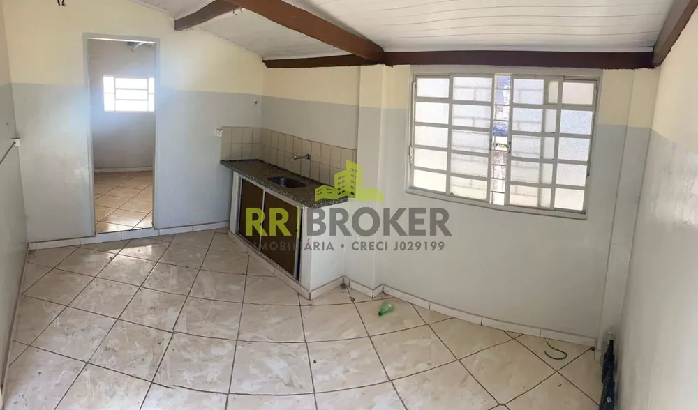 Casa à venda com 3 quartos, 400m² - Foto 2