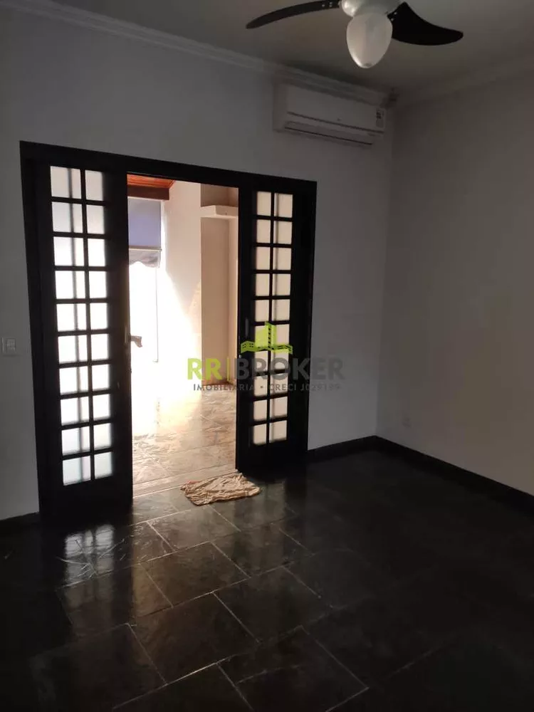 Casa à venda com 3 quartos, 300m² - Foto 3