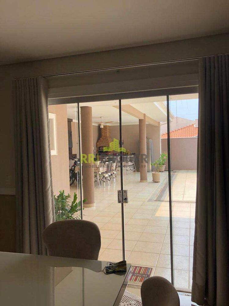 Sobrado, 3 quartos, 360 m² - Foto 1