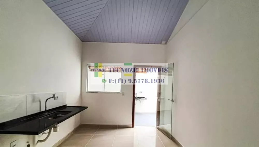 Casa à venda com 2 quartos, 90m² - Foto 3