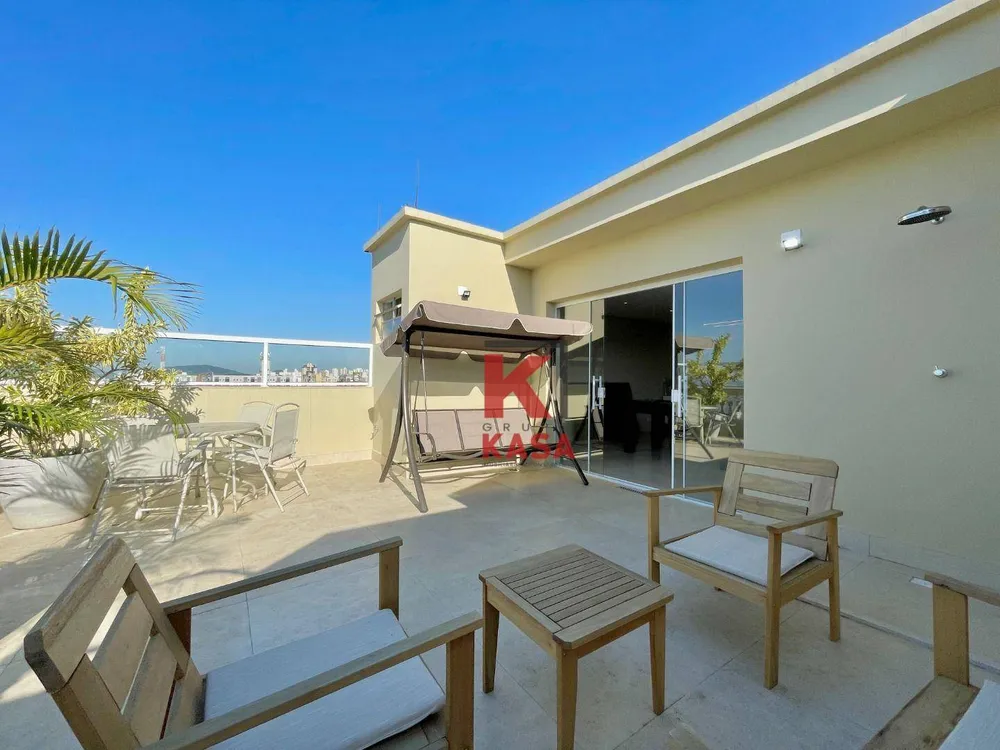 Cobertura, 3 quartos, 240 m² - Foto 3