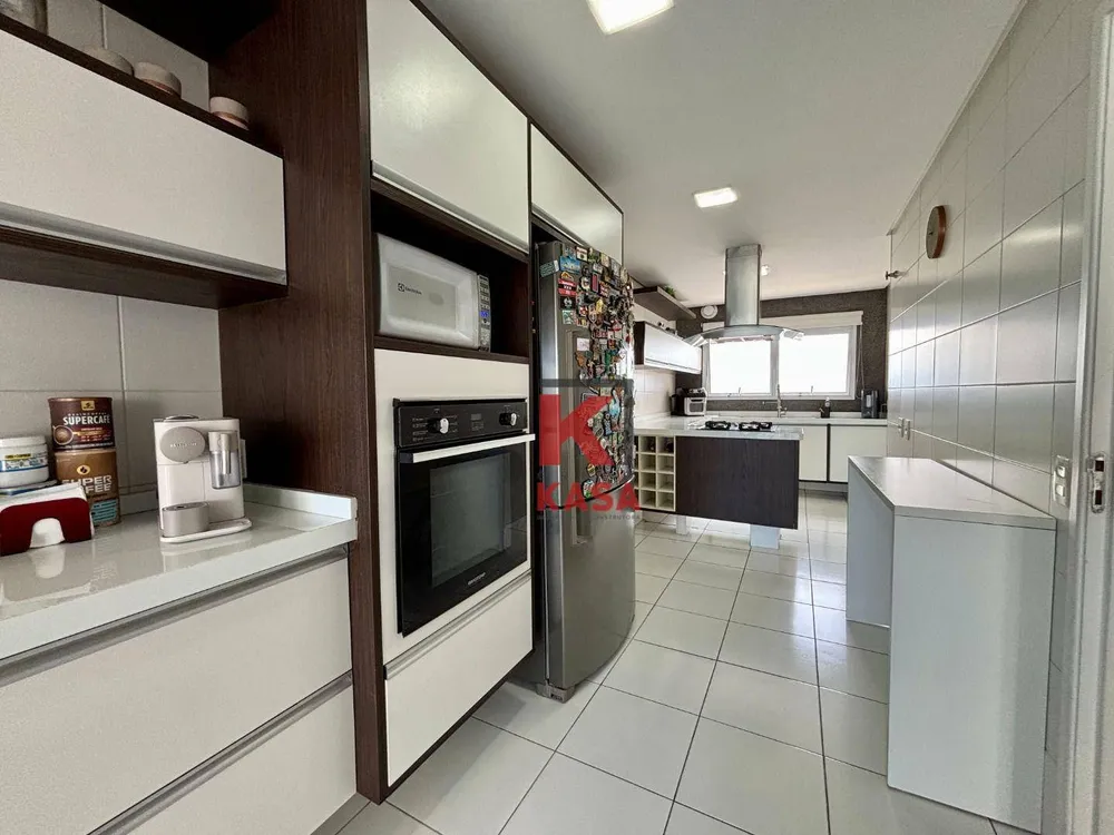 Apartamento, 3 quartos, 189 m² - Foto 1
