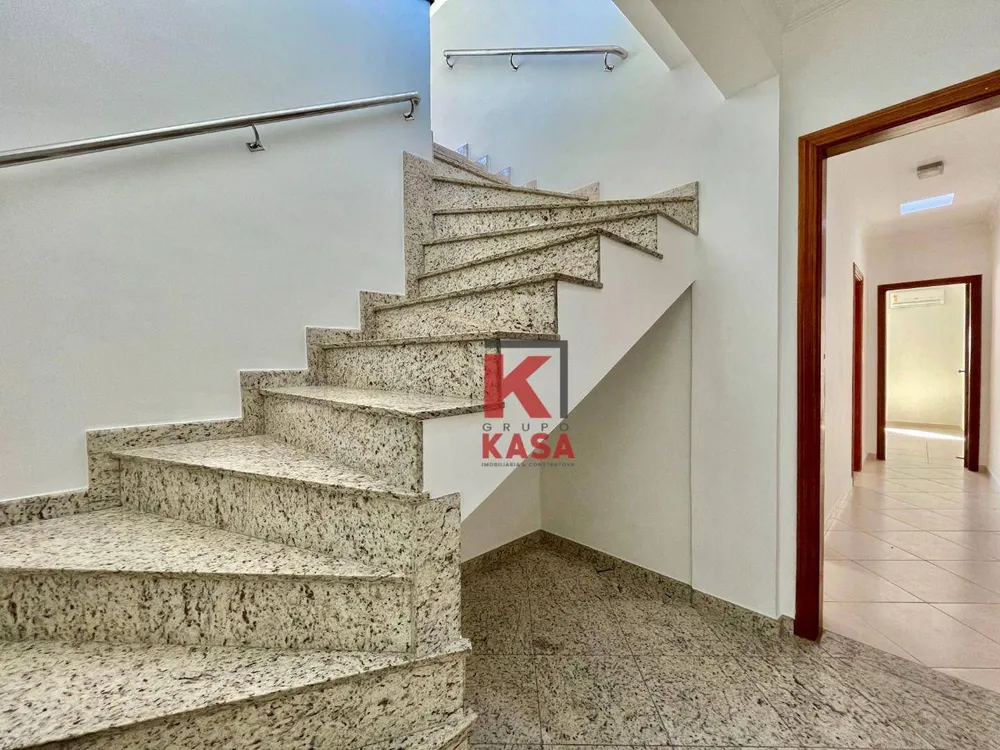 Casa, 4 quartos, 190 m² - Foto 1