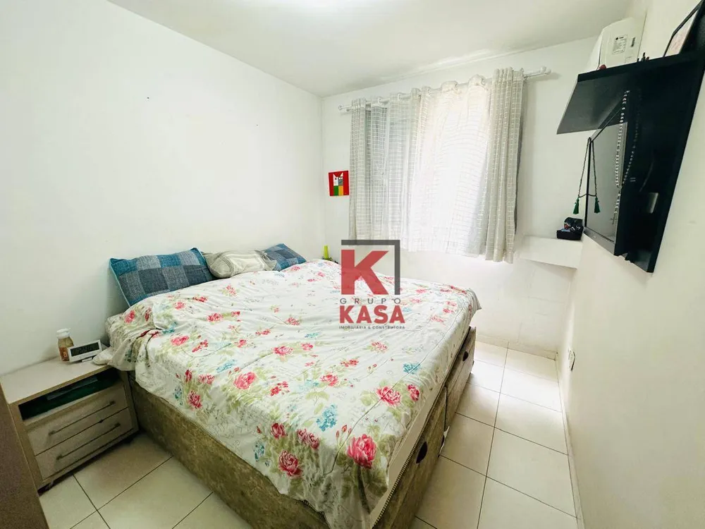 Casa, 4 quartos, 235 m² - Foto 1