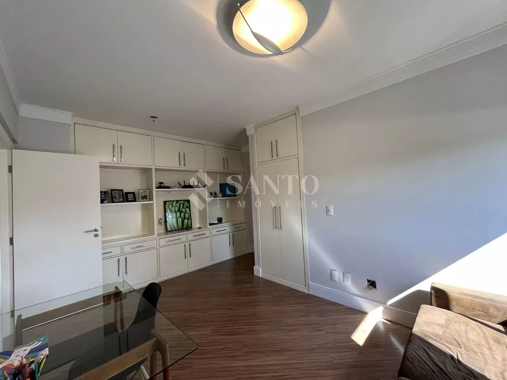 Apartamento à venda com 3 quartos, 207m² - Foto 12