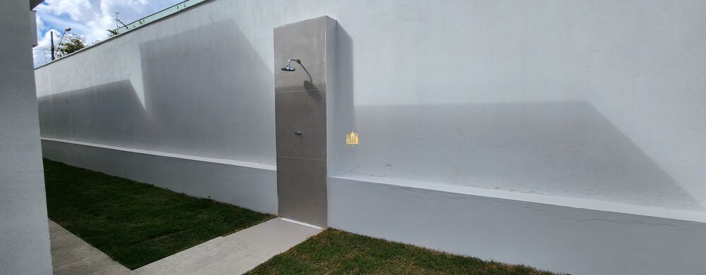Casa à venda com 3 quartos, 360m² - Foto 1