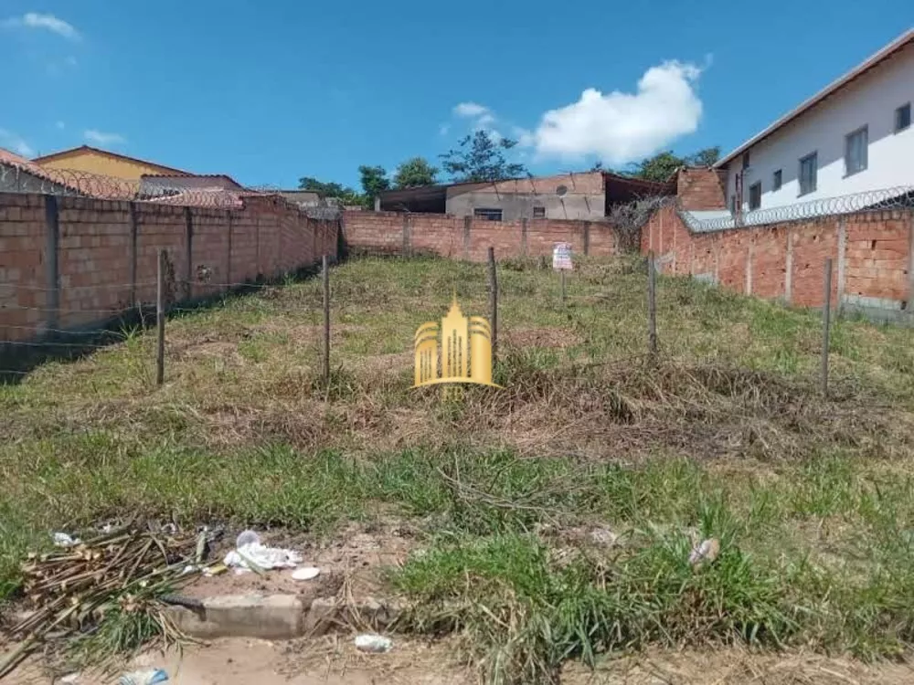 Terreno à venda com 2 quartos, 180m² - Foto 2