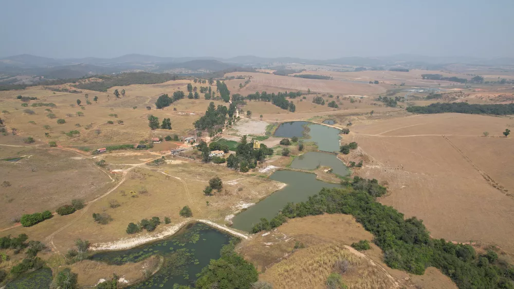 Fazenda à venda com 13 quartos, 2480000m² - Foto 7