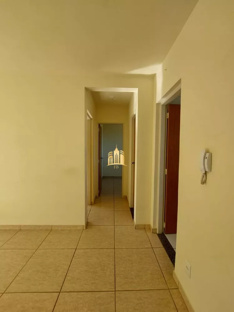 Apartamento à venda com 2 quartos, 70m² - Foto 2