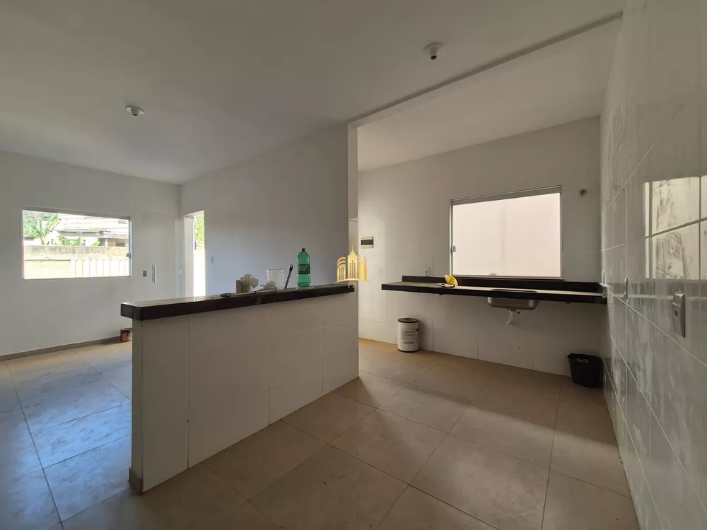 Casa à venda com 3 quartos, 180m² - Foto 1