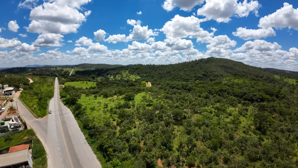 Fazenda à venda com 3 quartos, 280000m² - Foto 2