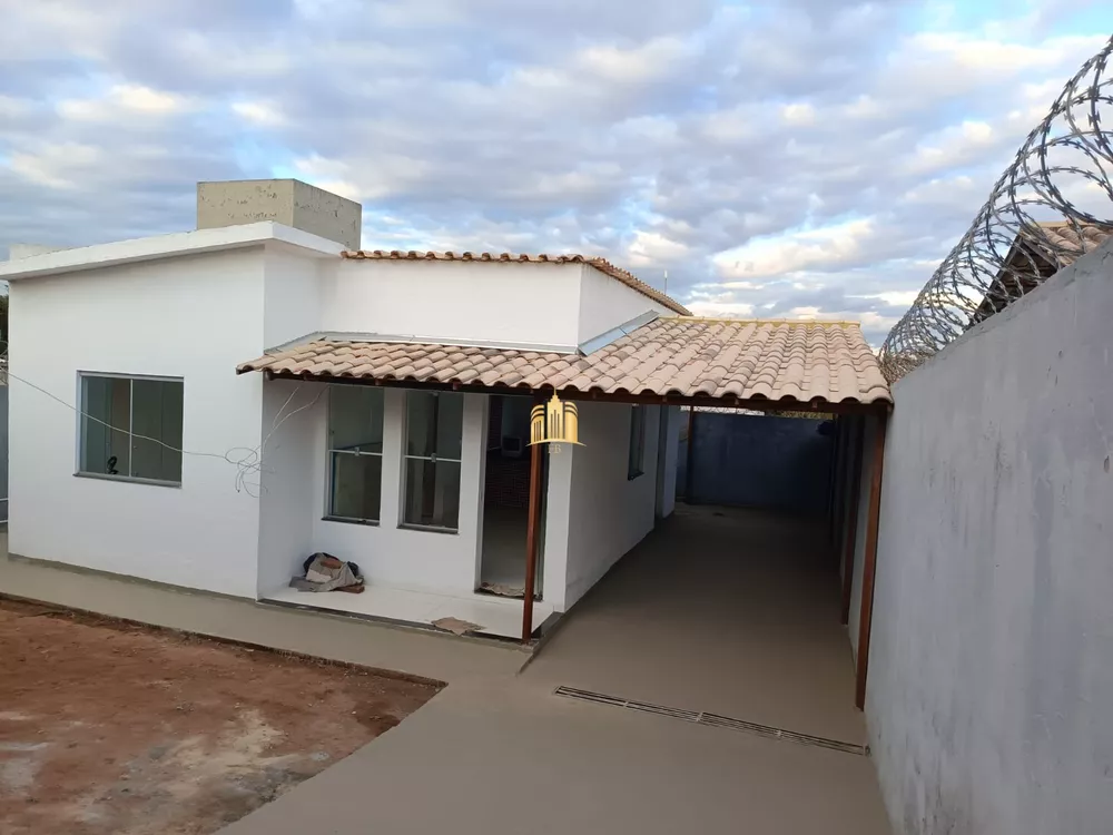 Casa à venda com 2 quartos, 150m² - Foto 1