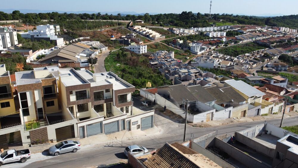 Casa, 3 quartos, 222 m² - Foto 2