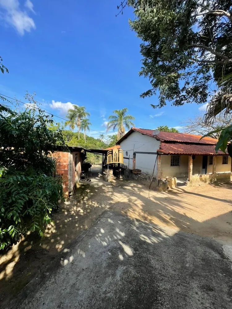 Chácara, 4 quartos, 2500 m² - Foto 1