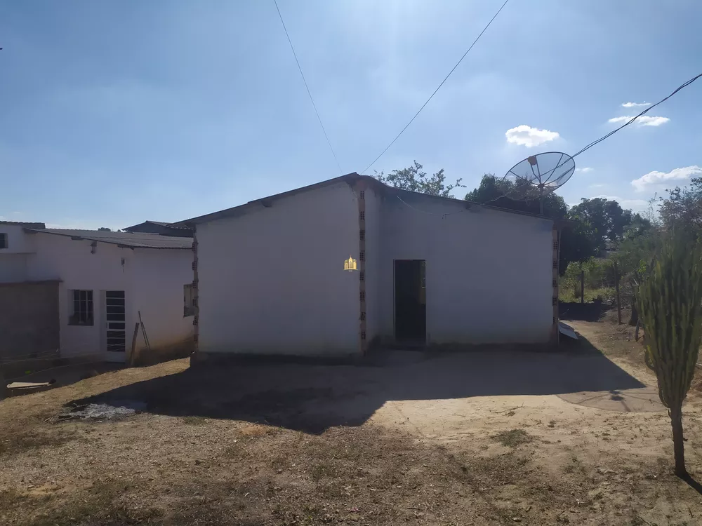 Casa à venda com 2 quartos, 360m² - Foto 1