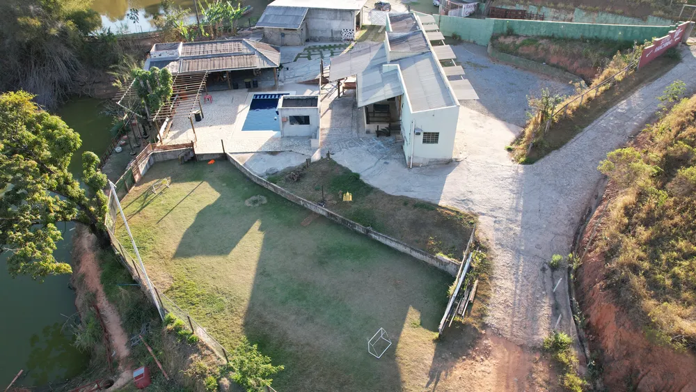 Sítio, 8 quartos, 3000 m² - Foto 1