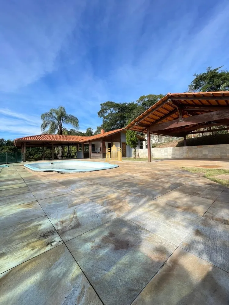 Sítio, 4 quartos, 1800 m² - Foto 1