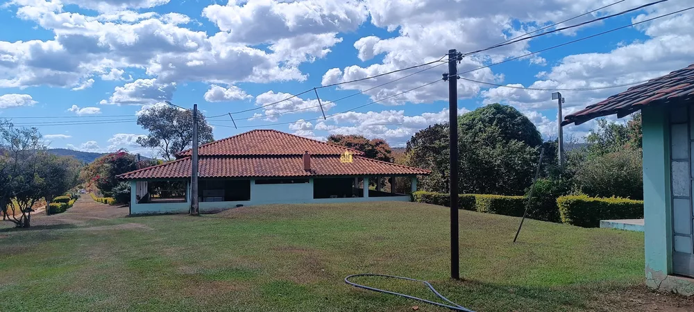 Fazenda à venda com 6 quartos, 110000m² - Foto 1