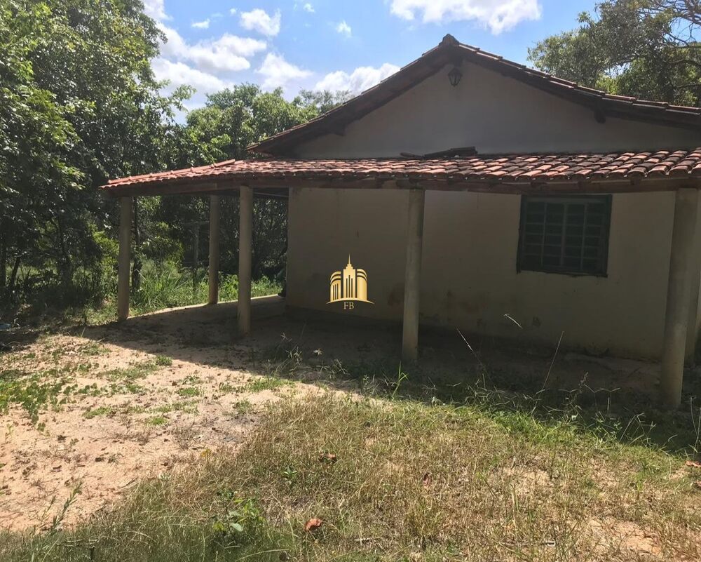 Sítio, 2 quartos, 44000 m² - Foto 1